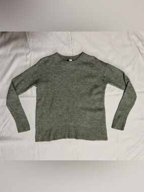 H&M Divided Light‎ Sage Knit Crewneck Sweater size XS